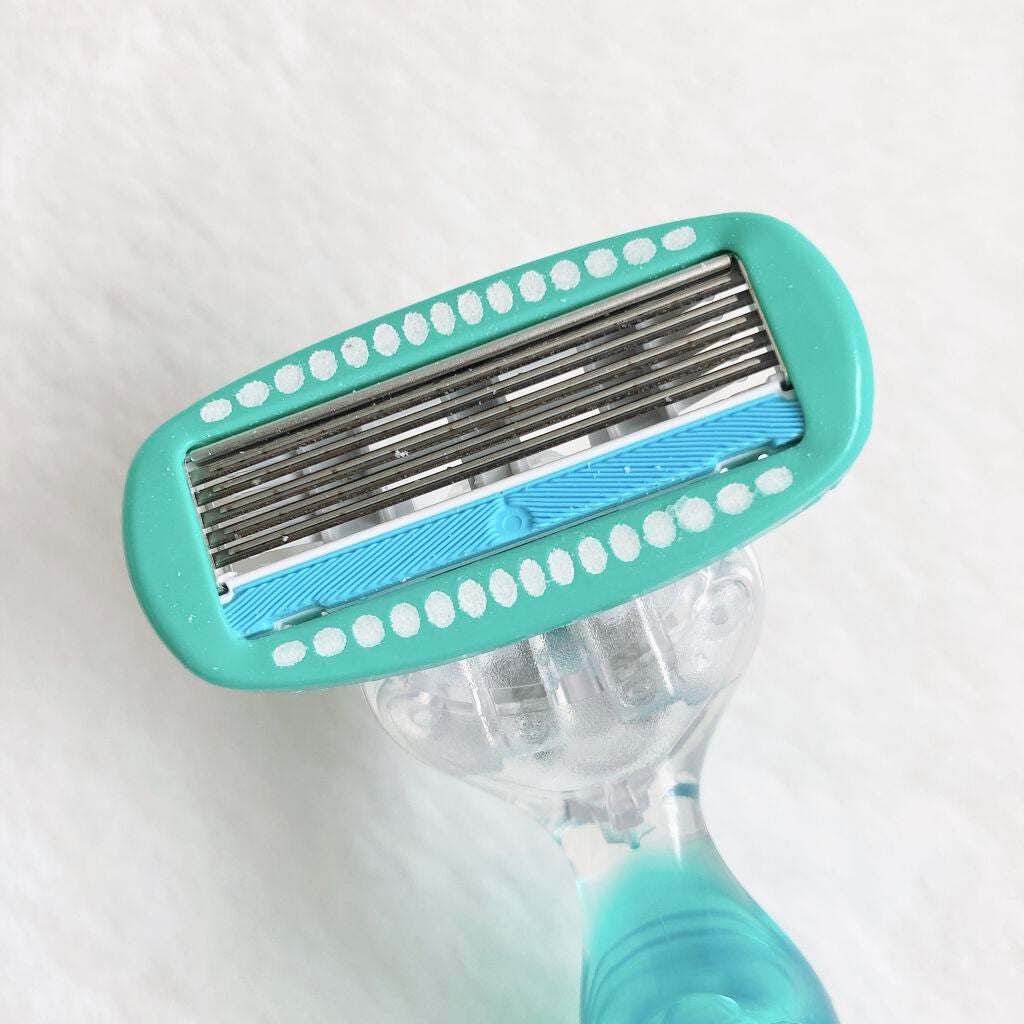 ハイドロシルク 敏感肌用 ホルダー (刃付き+替刃1コ)/ハイドロシルク/シェーバーを使ったクチコミ(2枚目)