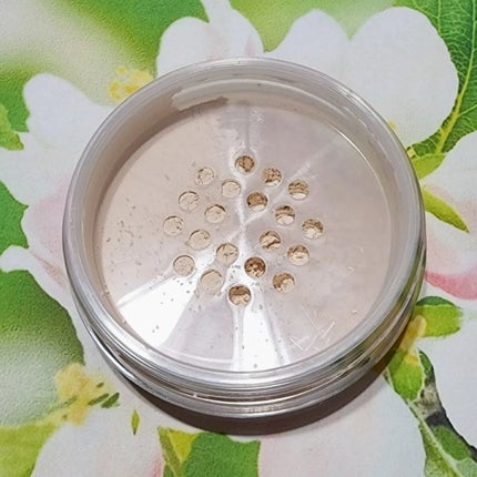 シルキーフィットパウダー /コモエース/ルースパウダーを使ったクチコミ(2枚目)