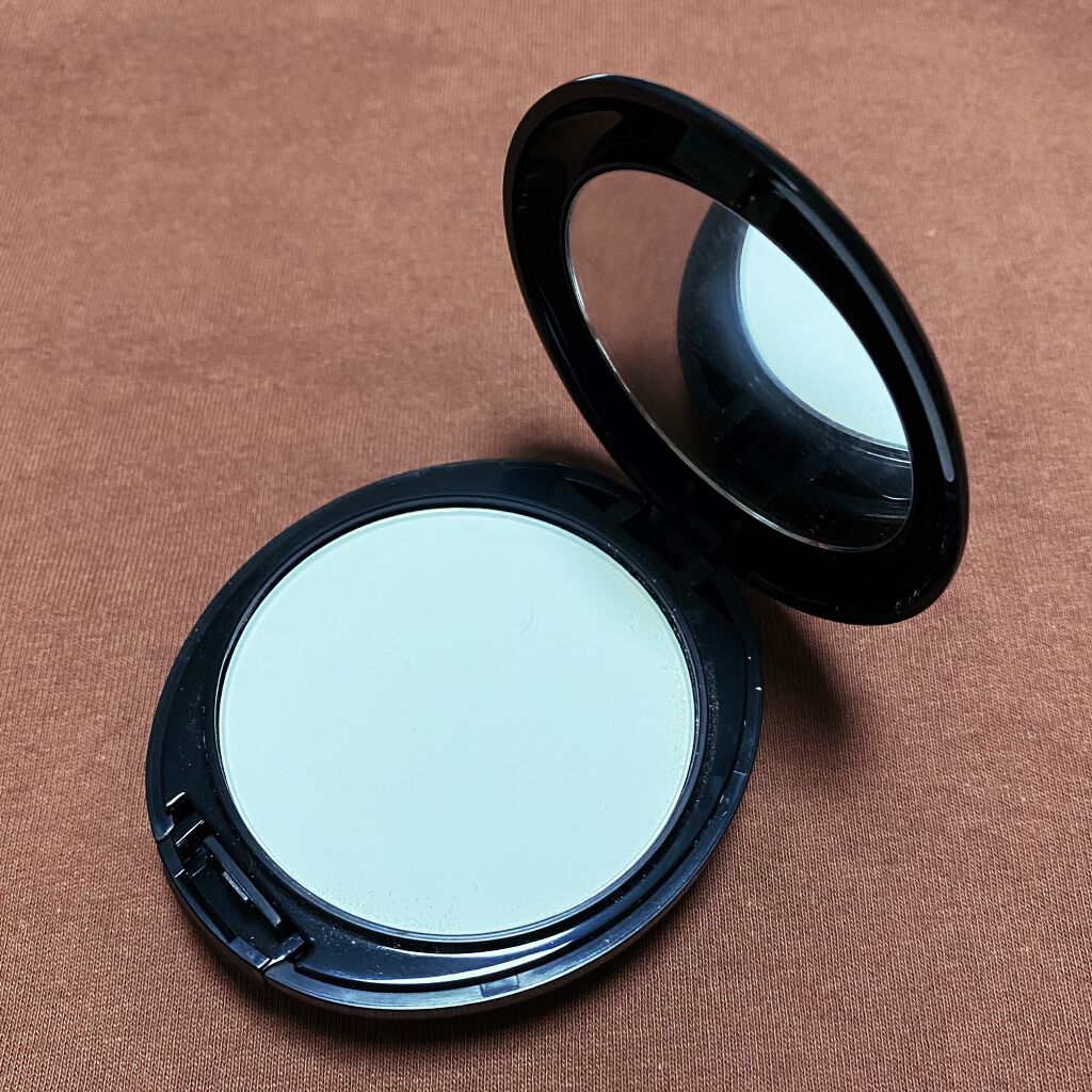 ステージ パフォーマー インビジブル パウダー/shu uemura/プレストパウダーを使ったクチコミ（1枚目）