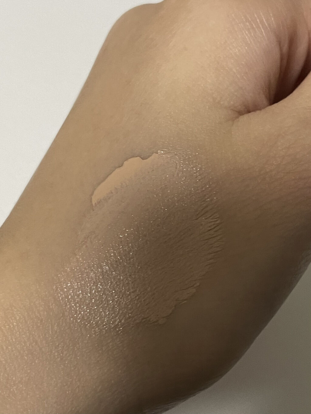 Elégance パンプリフティング ベース Rのクチコミ「アプリの美肌加工みたい！？下地なのにカバー力が高いので、ノーファンデメイクにもおすすめ！

E.....」（3枚目）