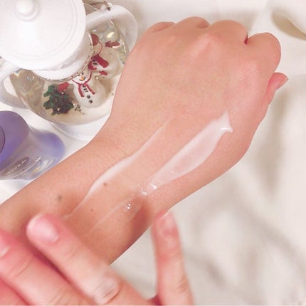 プレミアムボディミルク ホワイトニング【医薬部外品】 /ニベア/ボディミルクを使ったクチコミ(3枚目)