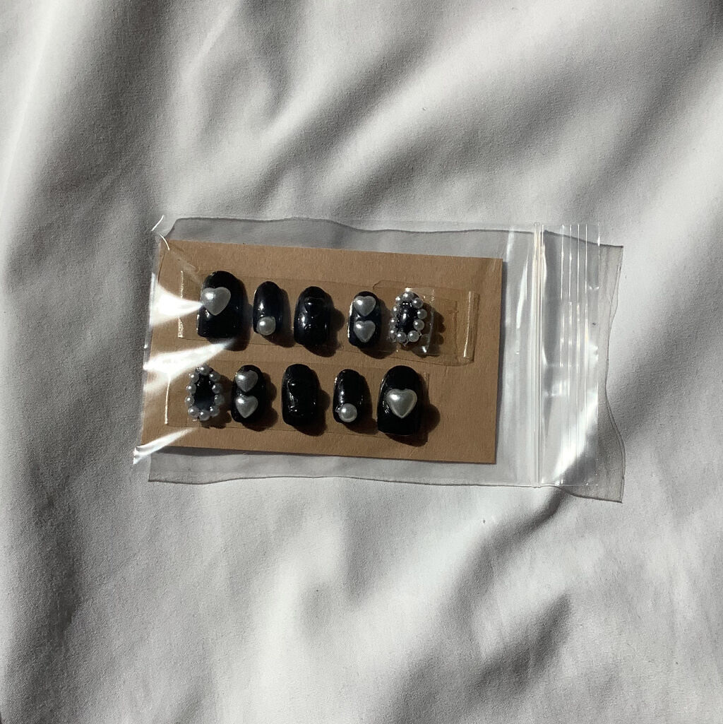 ACネイルエナメル 008G 濃密 黒/セリア/マニキュアを使ったクチコミ（2枚目）