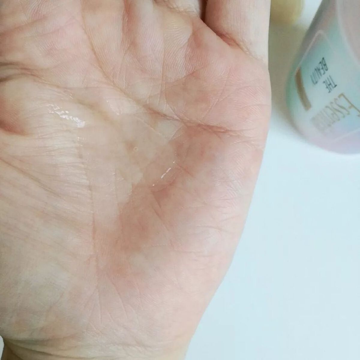 エッセンシャル プレミアム ウォータートリートメント EXスムース/エッセンシャル/アウトバストリートメントを使ったクチコミ（3枚目）