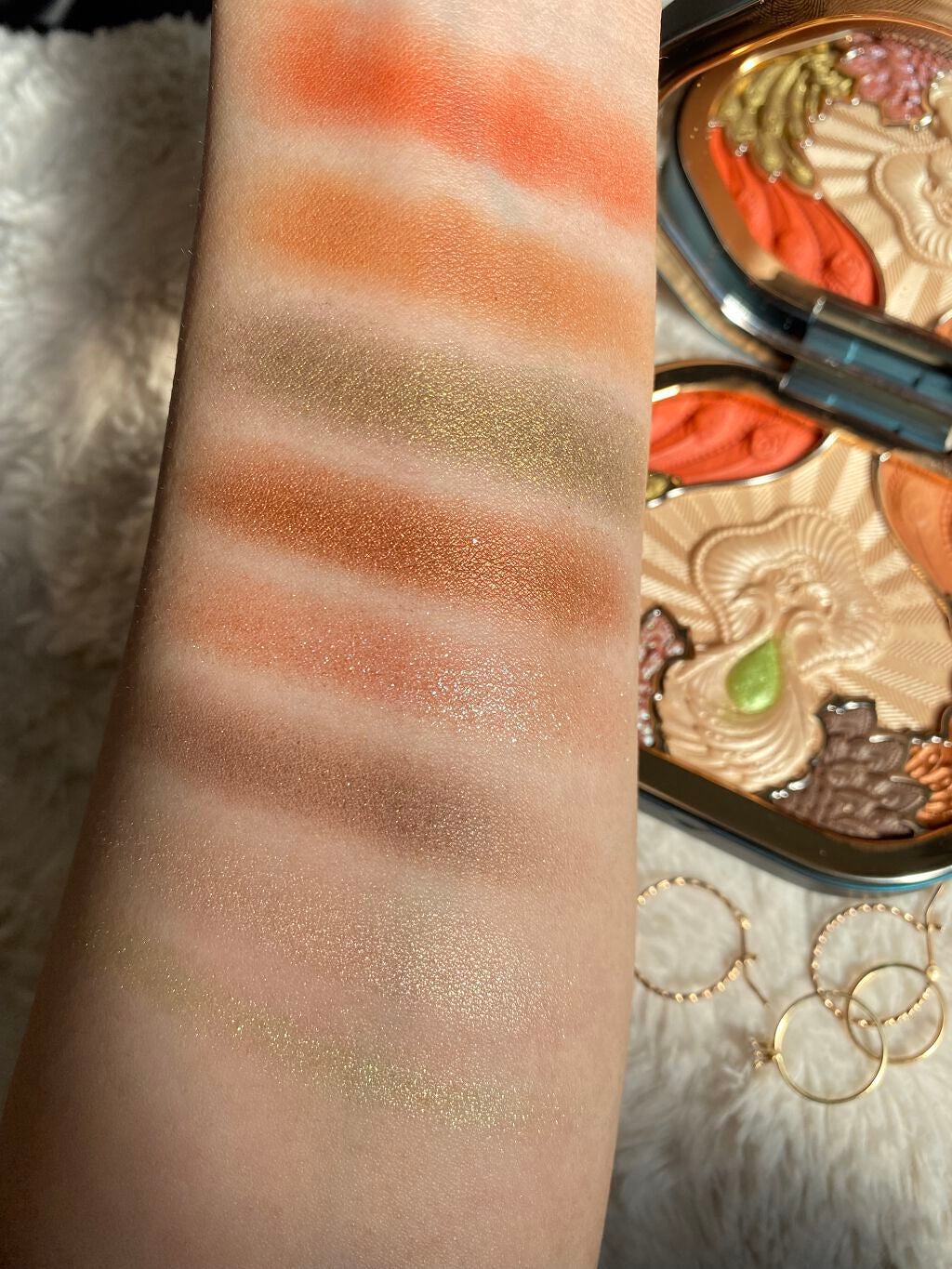 花西子 8色マルチパレット(タイ族限定版)/花西子/アイシャドウパレットを使ったクチコミ(4枚目)