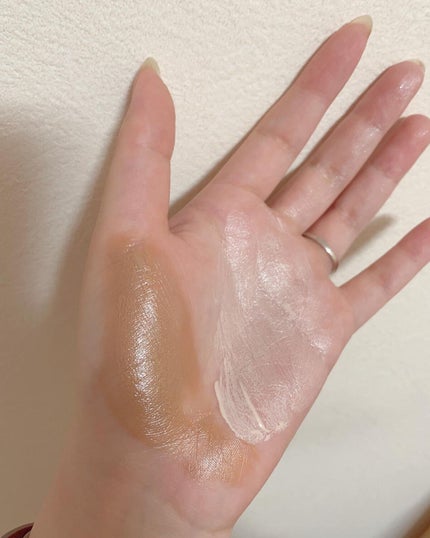 桜田 彩夢 on LIPS 「ポイントメイクにもUVを🩵🫶🏻きらきらうる艶感が可愛い😍全身に..」(4枚目)