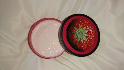 ボディバター ストロベリー/THE BODY SHOP/ボディクリームを使ったクチコミ(2枚目)