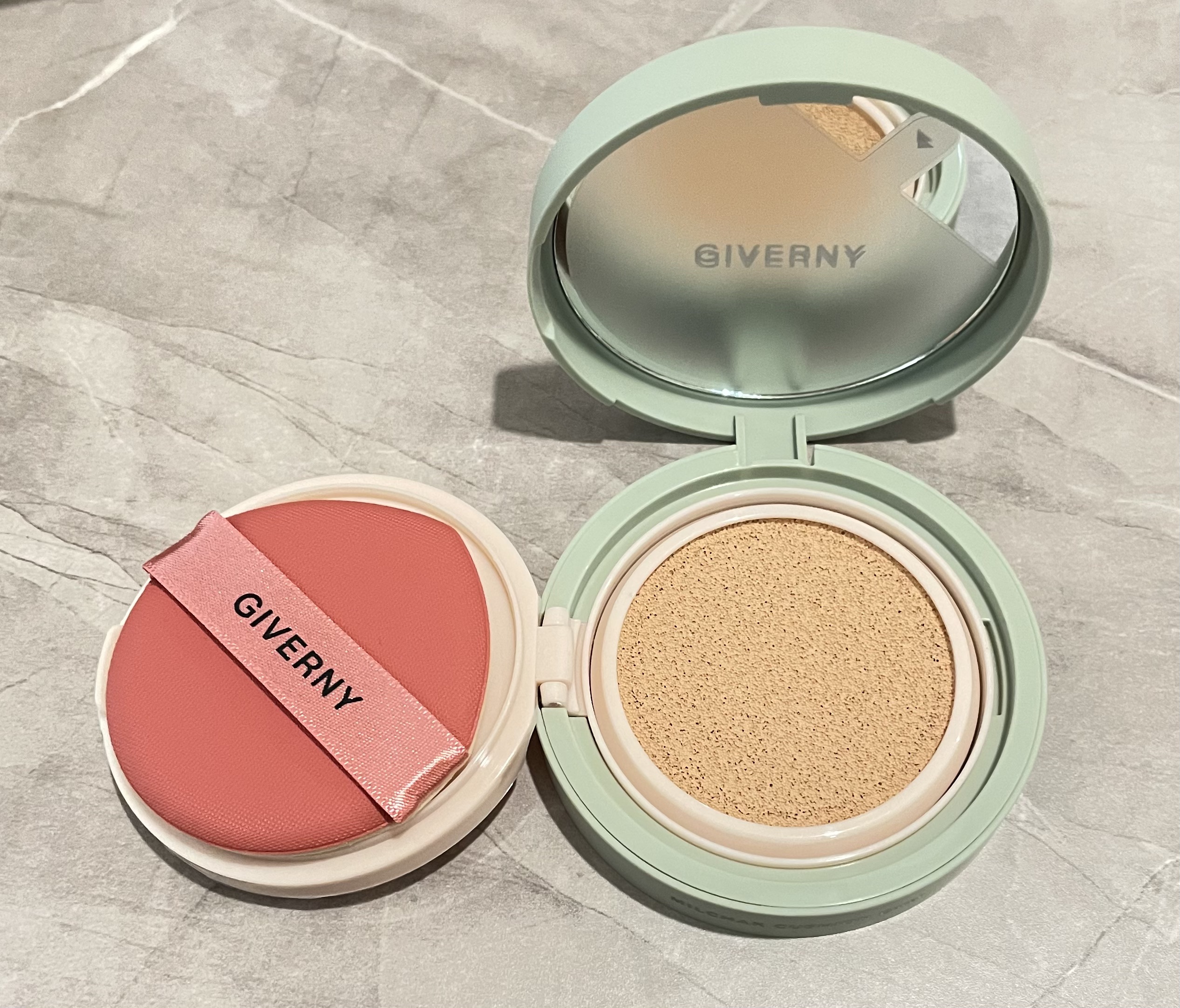 ジヴェルニー 密着カバークッション 23NW ミディアムベージュ/GIVERNY/クッションファンデーションを使ったクチコミ（2枚目）