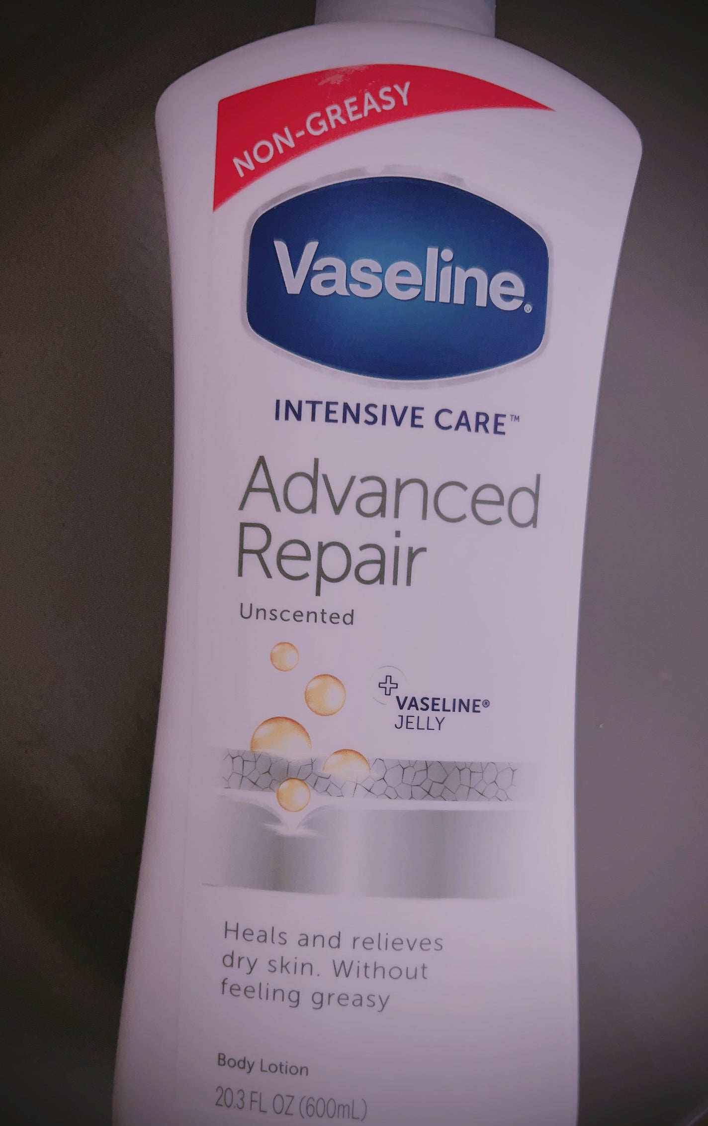 ヴァセリン アドバンスドリペア ボディローション 無香料/ヴァセリン/ボディローションを使ったクチコミ(1枚目)