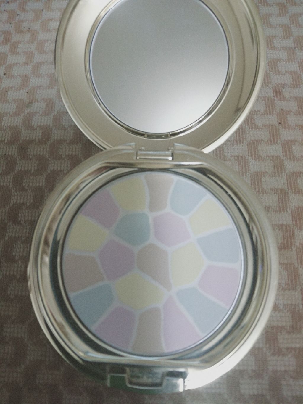 ラ プードル オートニュアンス/Elégance/プレストパウダーを使ったクチコミ(1枚目)