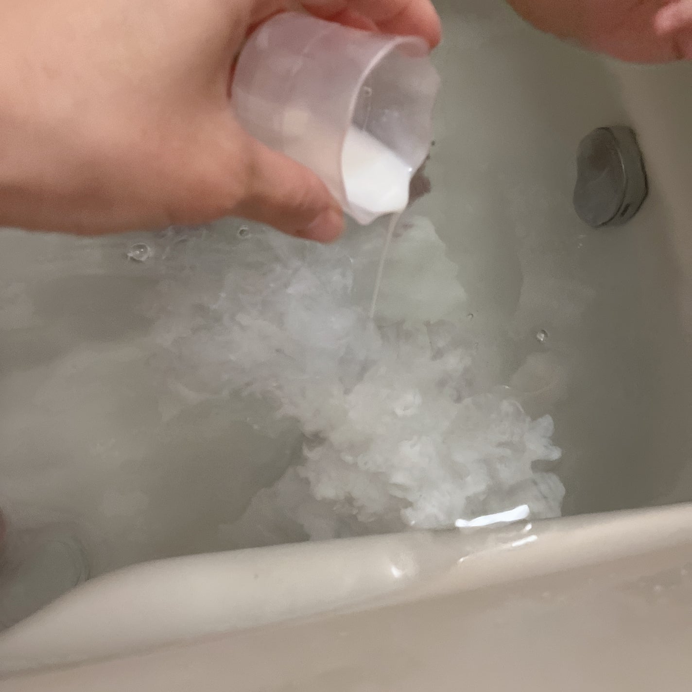 角層まで浸透する うるおいバスミルク ほのかでパウダリーな香り/ビオレu/保湿系入浴剤を使ったクチコミ(3枚目)