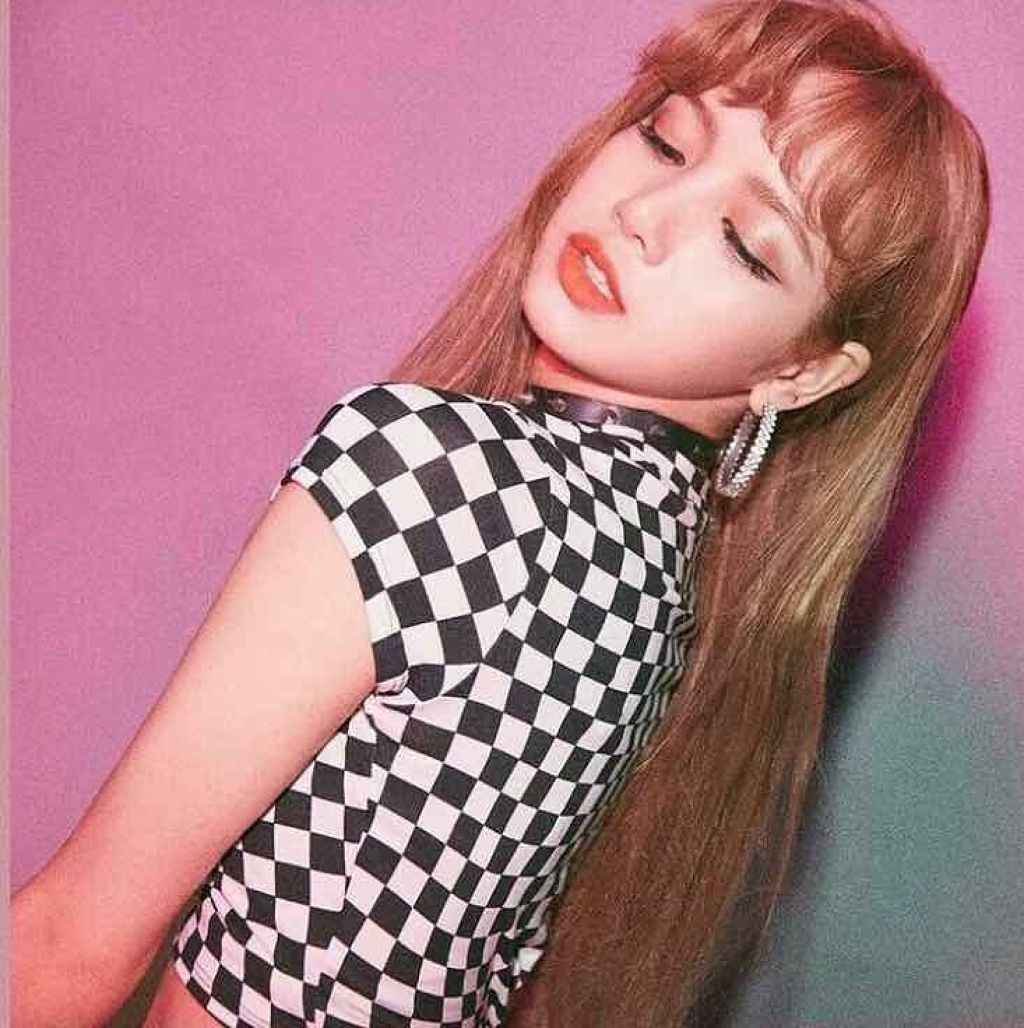 coral_sounds_8zg on LIPS 「BLACKPINKのLISAの顔とスタイルにとてつもなく憧れて..」(3枚目)