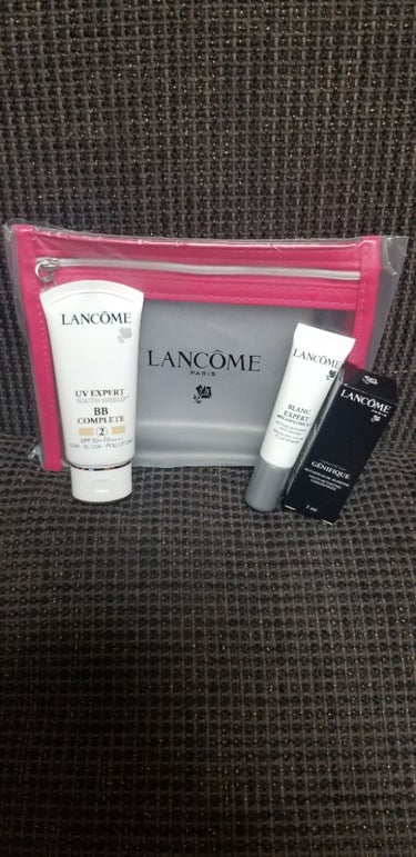 LANCOMEエクスベールBB Ⅱn
化粧下地を買い換えて見ました！UV機能がしっかりしているのが欲しいなとLANCOMEに変えました！ 以前はMaquillageドラマティックスキンセンサーベースUV