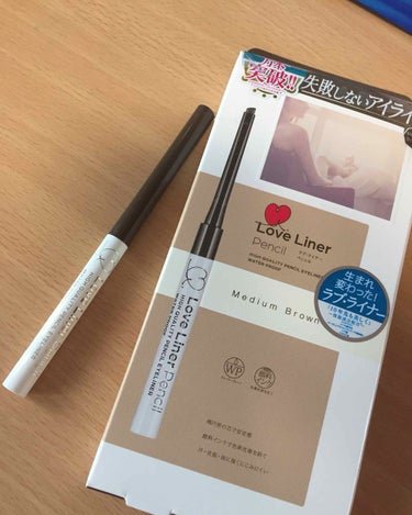 Love liner🌈pencil
ミディアムブラウン(アイライナー)
¥1200
繰り出しタイプで芯は戻せないので
使うぶんだけ繰り出すタイプ

楕円形の芯でとても滑らかですごく書きやすいです✨👍

