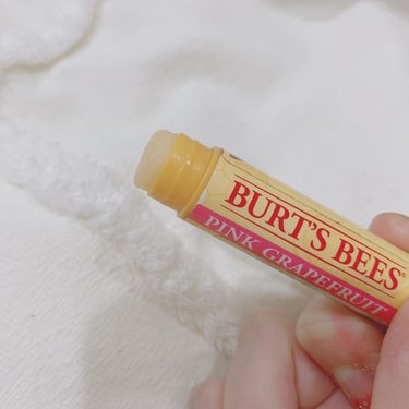 ピンクグレープフルーツ リップバーム/BURT'S BEES/リップケア・リップクリームを使ったクチコミ（2枚目）