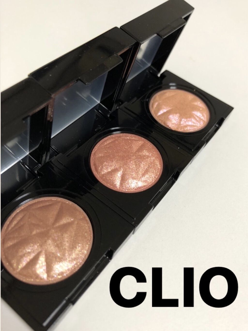 プリズム エアー シャドウ/CLIO/単色アイシャドウを使ったクチコミ（1枚目）