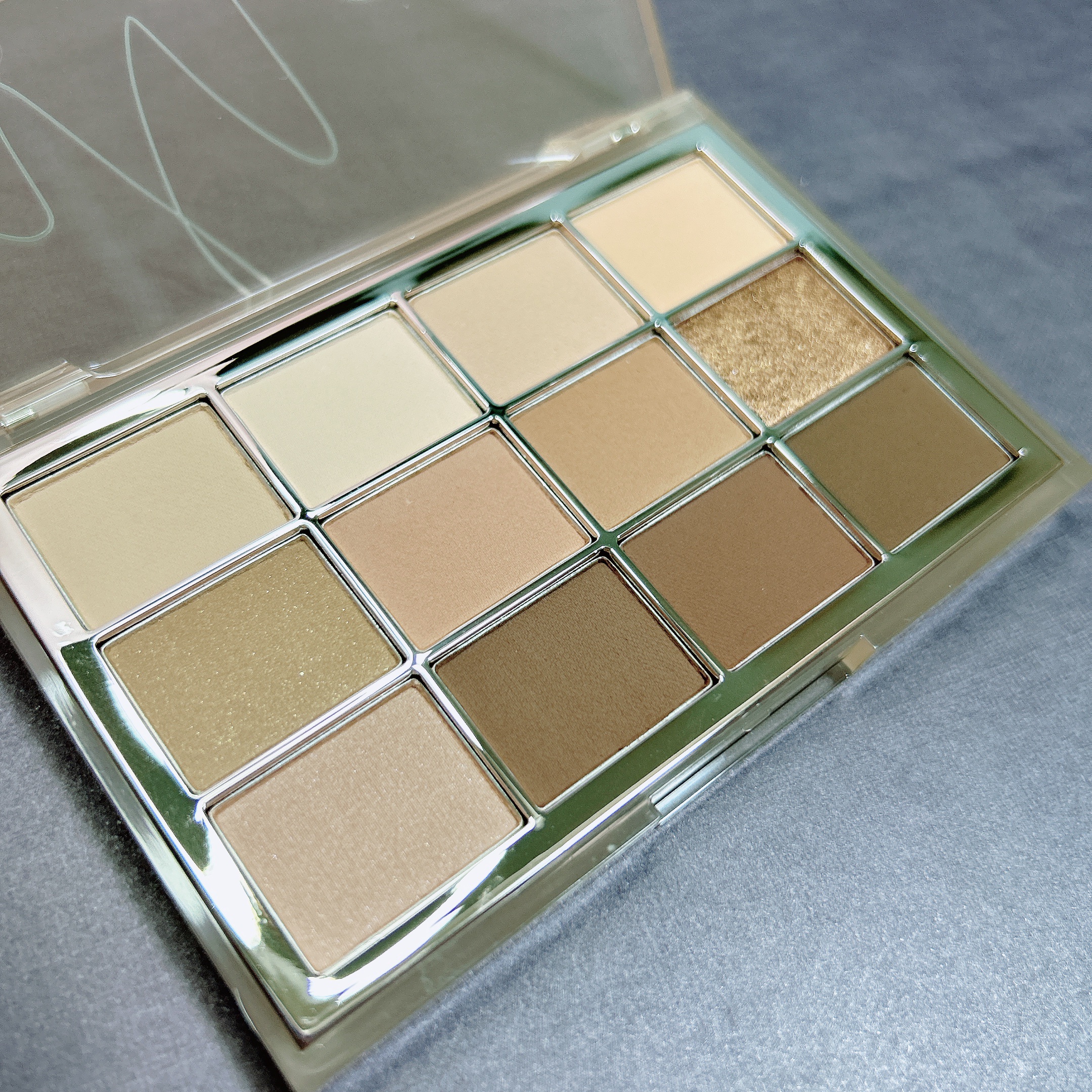 ソフトブラーリングアイパレット 01.バニラブラーリング/wakemake/アイシャドウパレットを使ったクチコミ（1枚目）