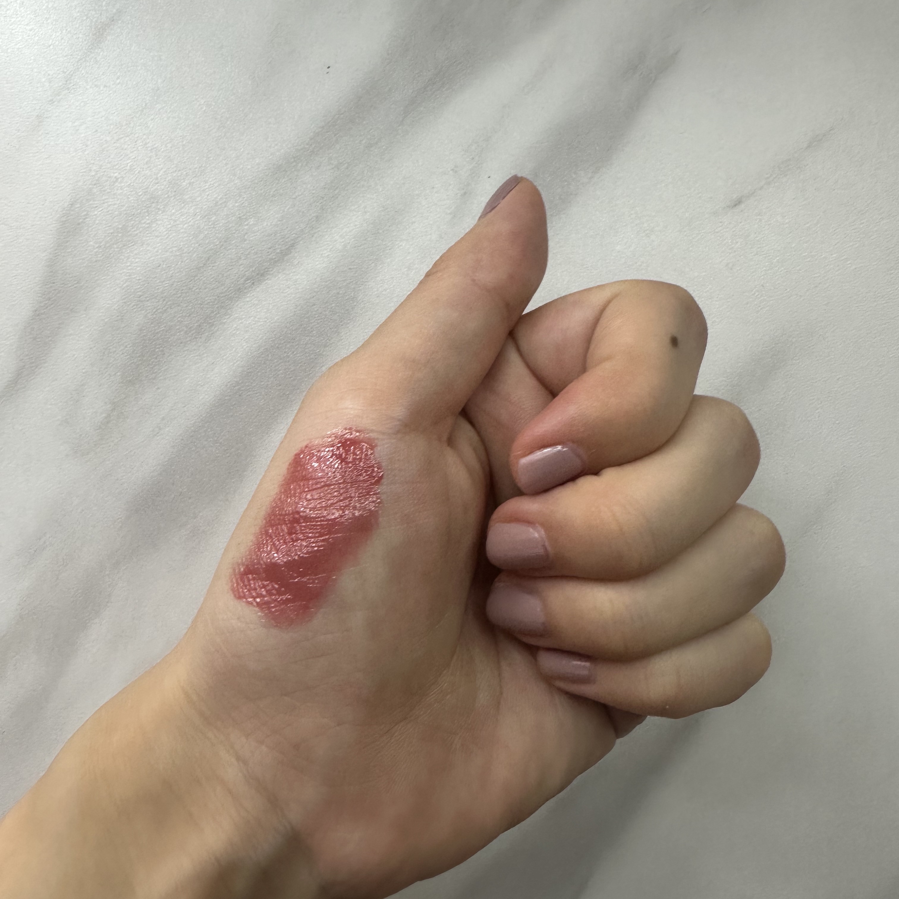 フルーティーグラムティント 102 デューイ/Laka/リップティントを使ったクチコミ（2枚目）