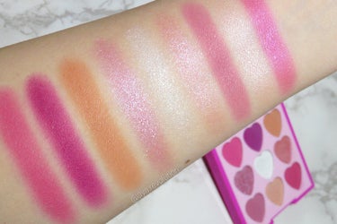 I Heart Revolution Heartbreakers Eyeshadow Palette/MAKEUP REVOLUTION/パウダーアイシャドウを使ったクチコミ（3枚目）