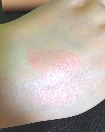 ettusais リップエッセンス(ホット)a PKのクチコミ「エテュセ リップエッセンス (ホット) a PK
大人気エテュセのほてリップピンクを買ってき.....」(3枚目)