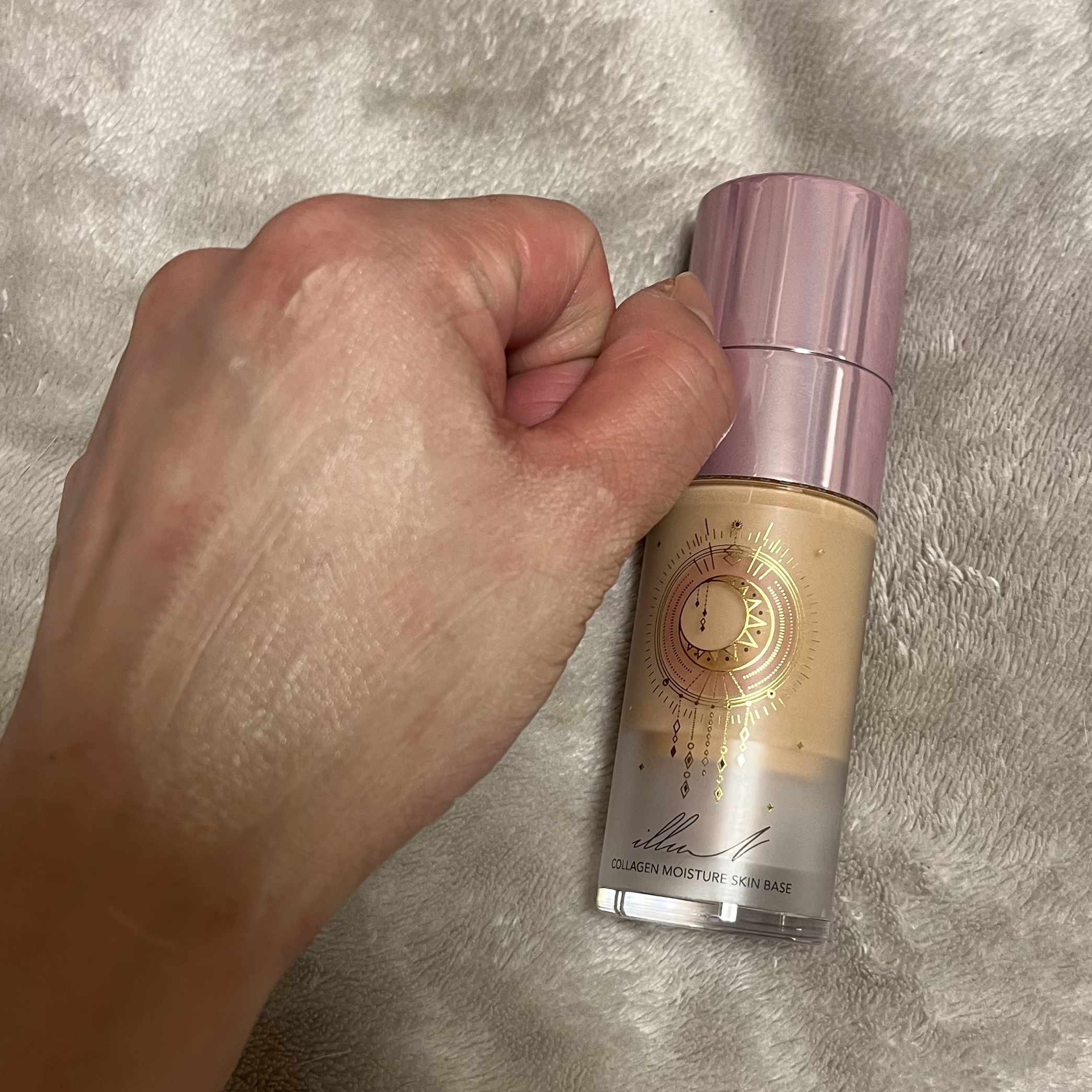 コラーゲンモイスチャースキンベース/illuN/化粧下地を使ったクチコミ（3枚目）