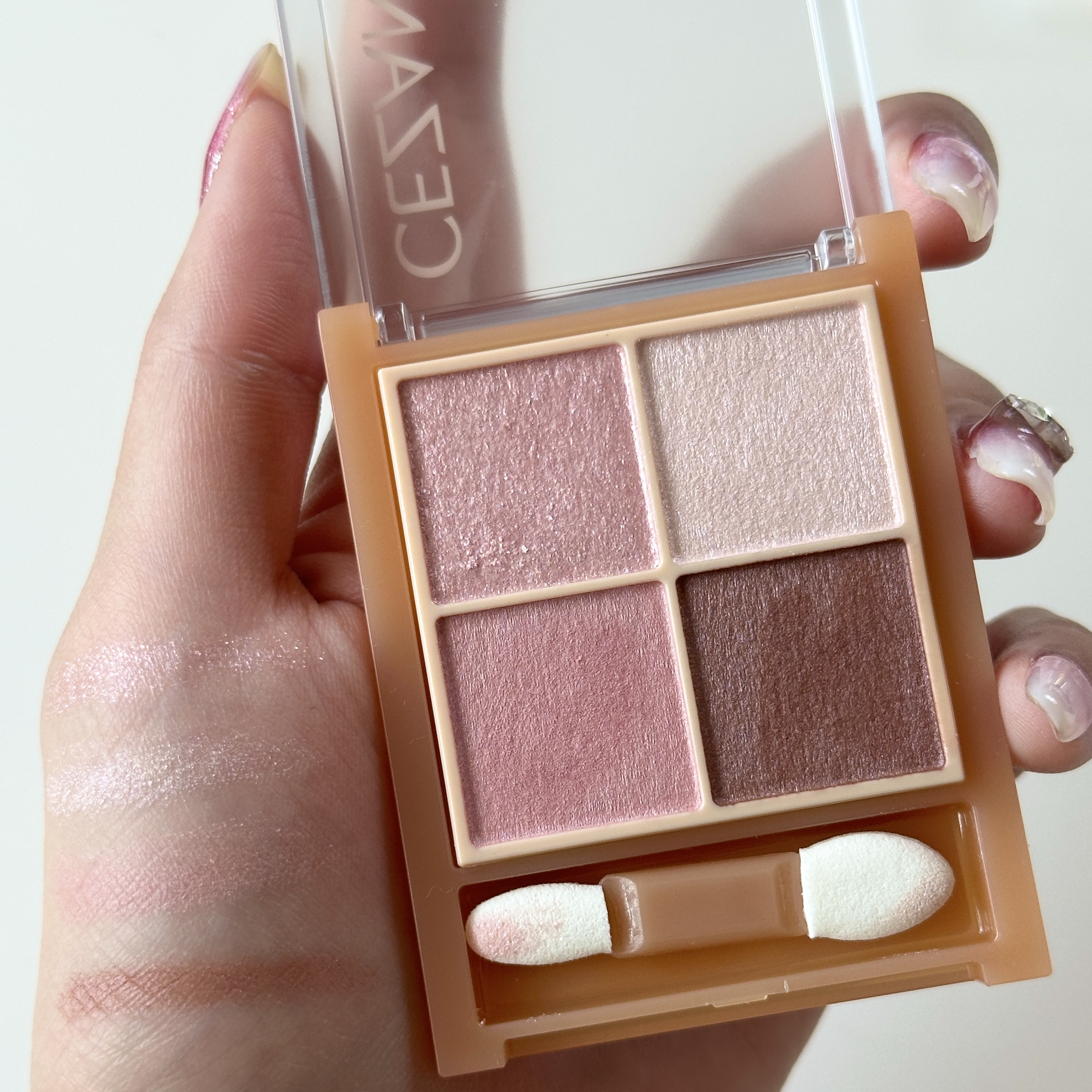 ベージュトーンアイシャドウ/CEZANNE/アイシャドウパレットを使ったクチコミ（3枚目）