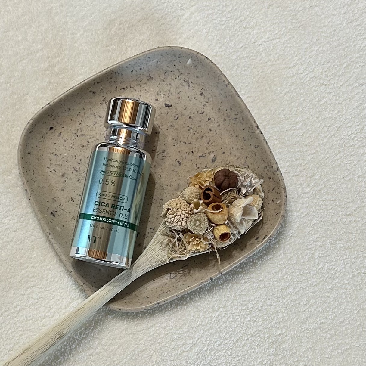 シカレチA エッセンス0.5/VT/美容液を使ったクチコミ（1枚目）