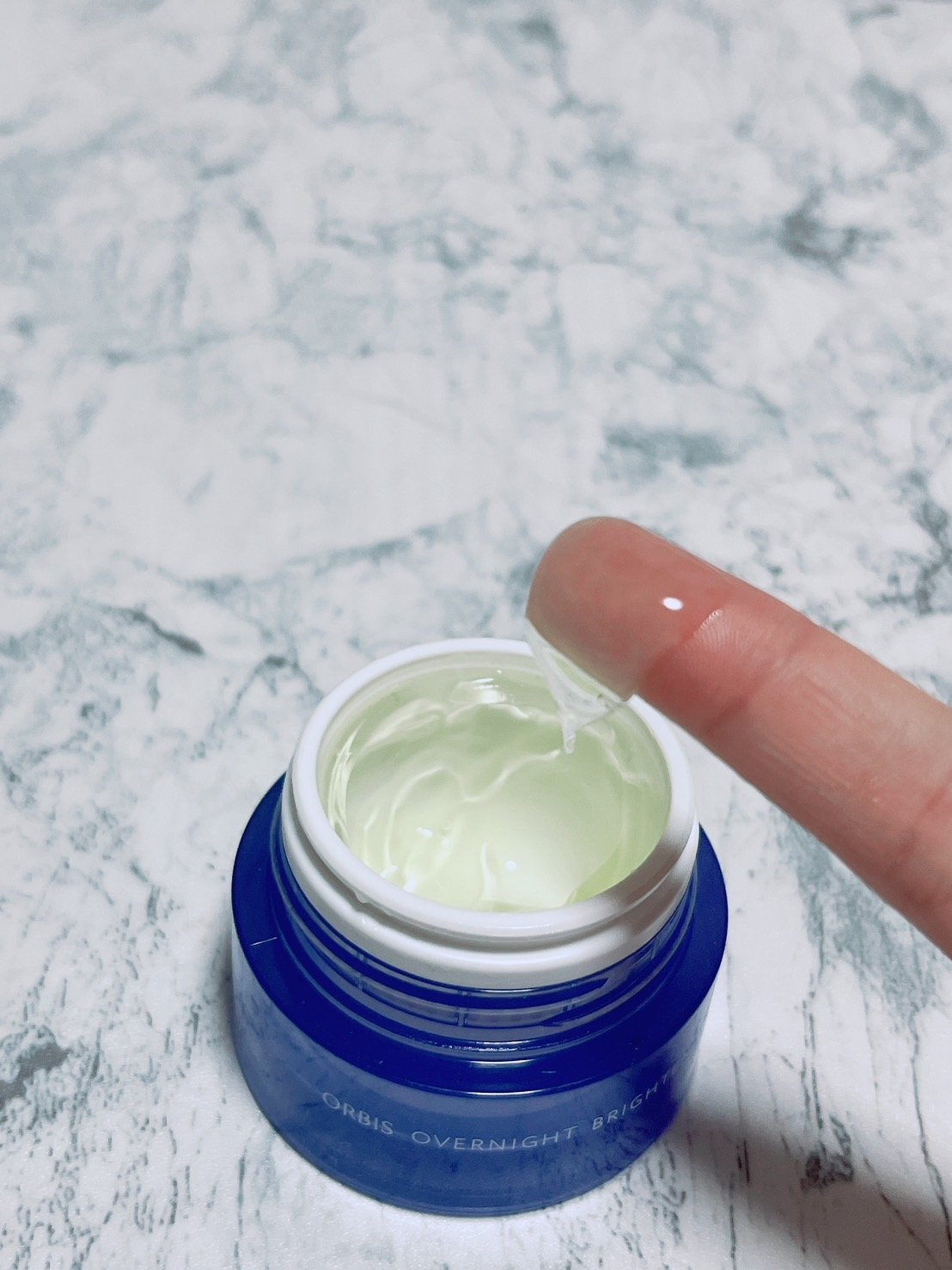 オルビス オーバーナイト ブライトニングジェルのクチコミ「紫外線を浴びた肌をケアするナイトジェルパックを紹介します💁‍♀️


✔️オルビス
オーバーナ.....」（3枚目）