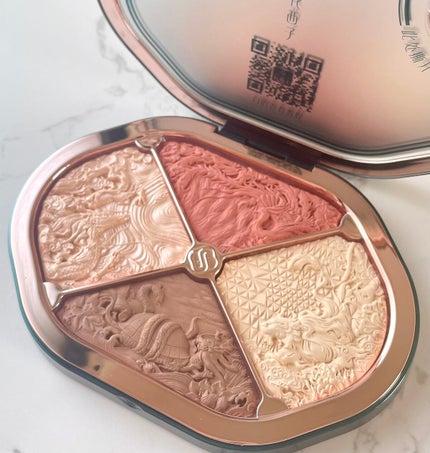 星宿彫刻 4色パレット/花西子/マルチパレットを使ったクチコミ(2枚目)