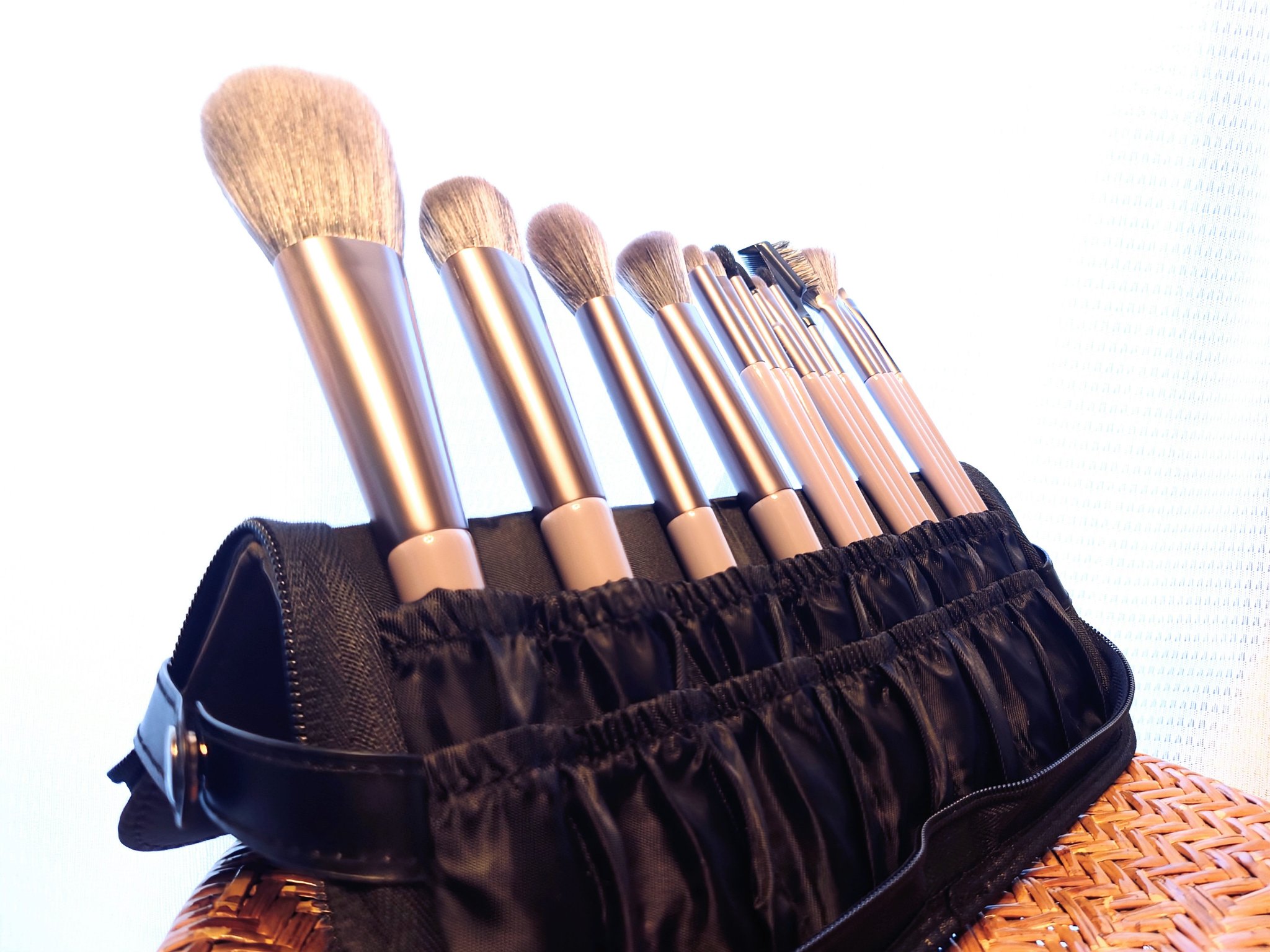 SIXPLUS SIXPLUS メイクブラシ15本セットのクチコミ「SIXPLUS
　メイクブラシ15本セット

・藤の花がモチーフだけど紫だし紫陽花としてもイケ.....」（3枚目）