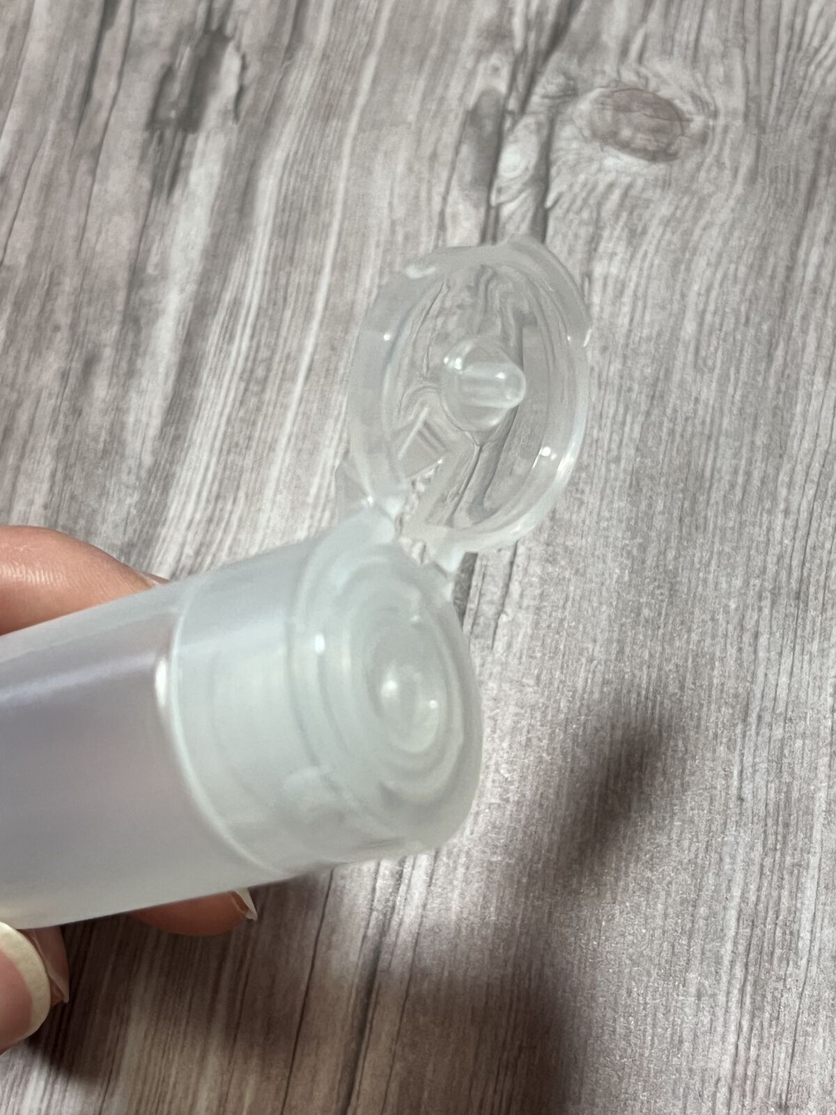 ワンタッチ式チューブボトル とろ〜り液体用/DAISO/シャンプー・コンディショナーを使ったクチコミ（3枚目）