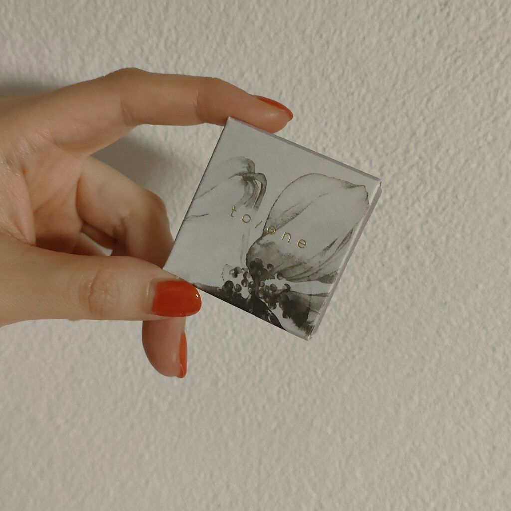 ペタル フロート アイシャドウ/to/one/アイシャドウパレットを使ったクチコミ（2枚目）