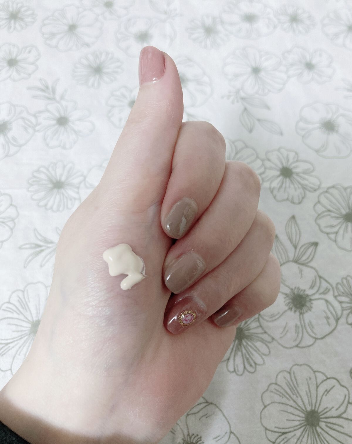 マシュマロフィニッシュパウダー　～Abloom～/キャンメイク/プレストパウダーを使ったクチコミ（3枚目）