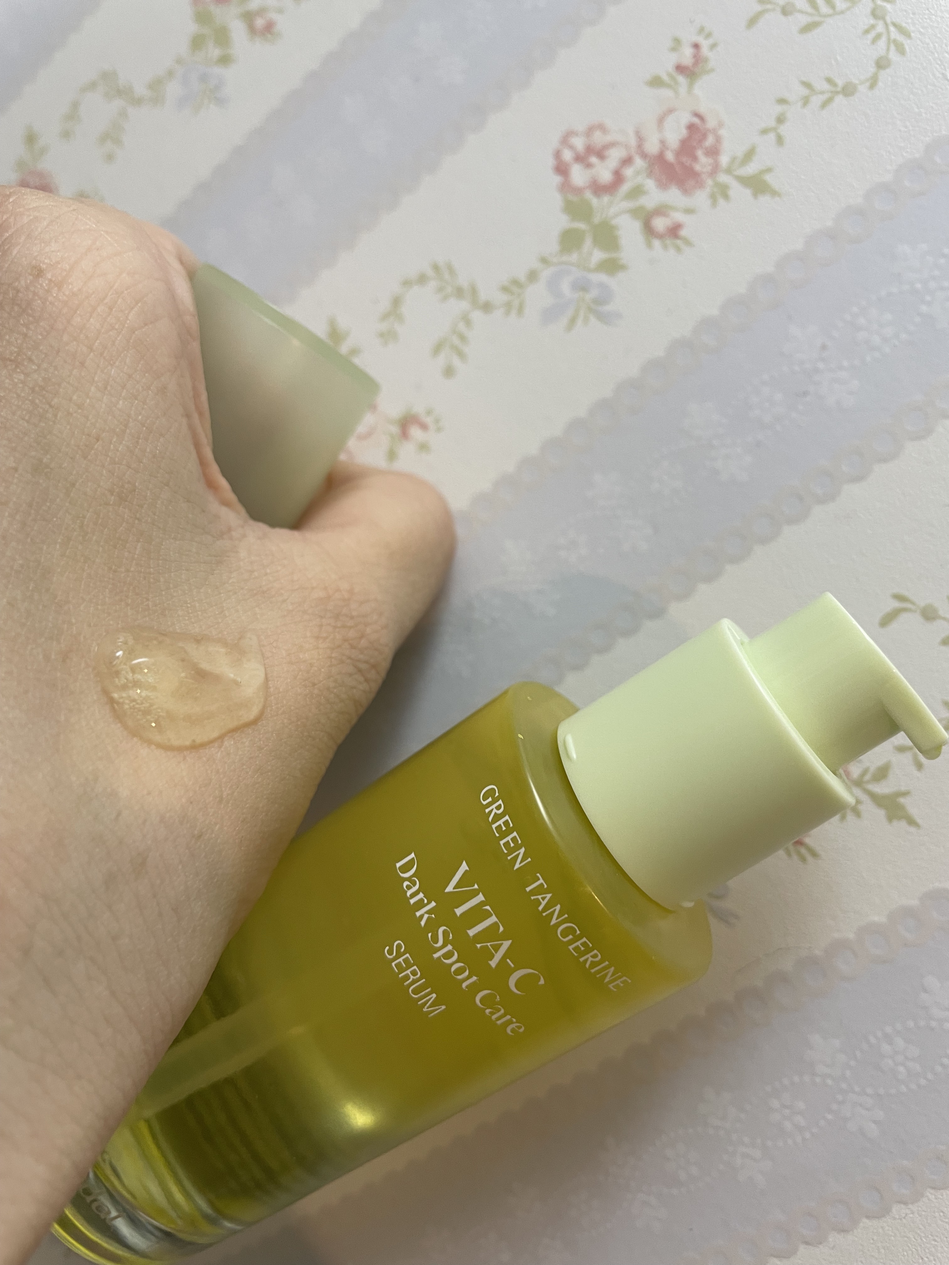 グリーンタンジェリン ビタC ダークスポットケアセラム/goodal/美容液を使ったクチコミ（2枚目）