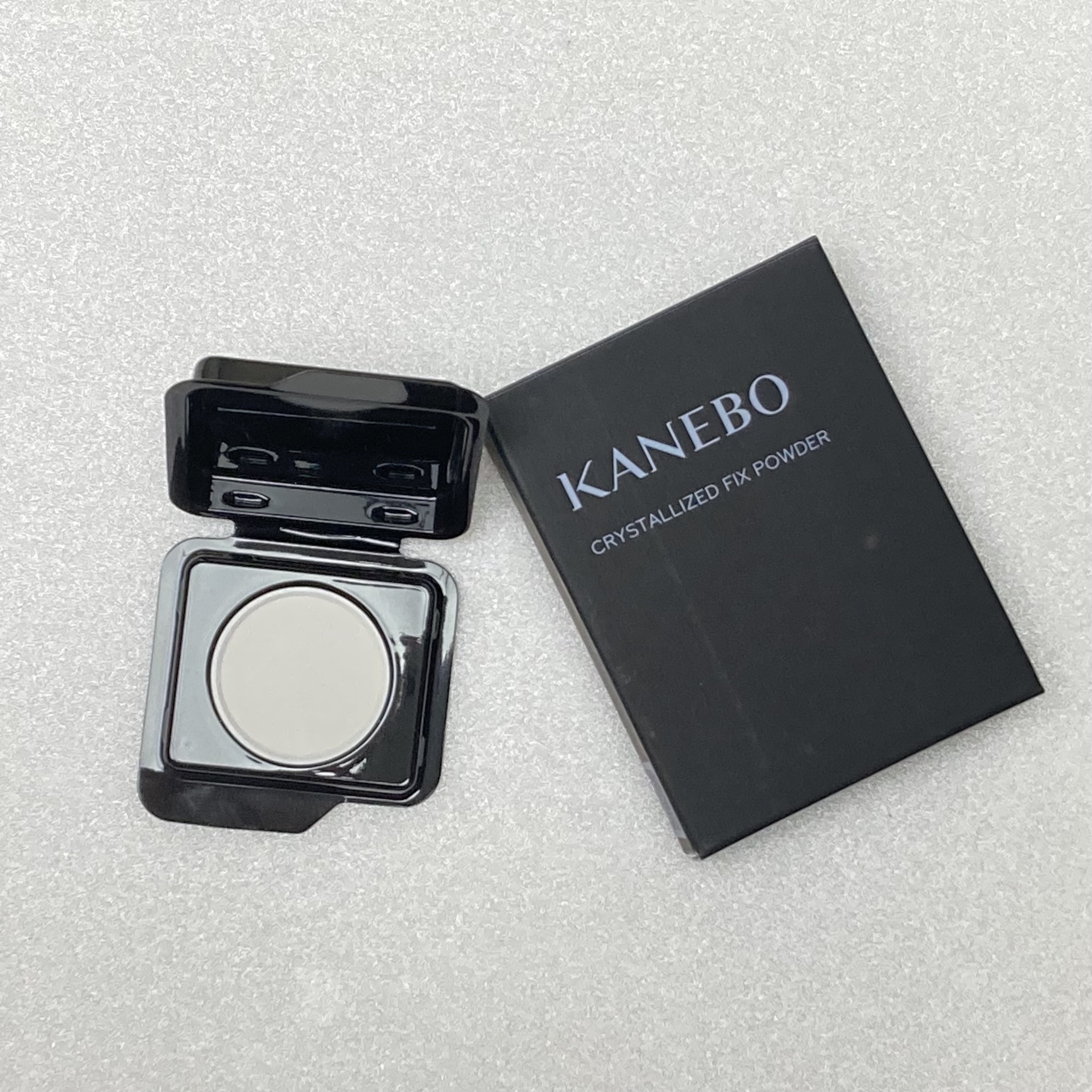 カネボウ　クリスタライズドフィックスパウダー/KANEBO/プレストパウダーを使ったクチコミ（1枚目）