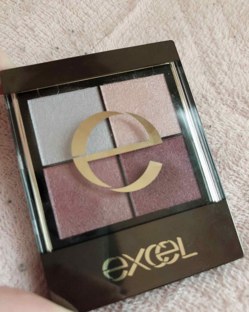 ⚠️3.4枚目に目の画像がありますのでご注意下さい⚠️

★サナ エクセル リアルクローズシャドウ CS04
¥1620

LIPSの皆様の投稿を見て気になりわたしも先行発売でゲットしてきました😆
私は秋冬でレッド系やバーガーンディ系のカ