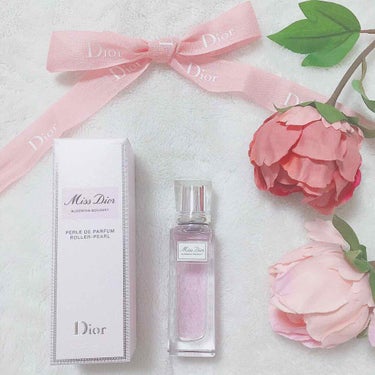 Dior ミス ディオール ブルーミング ブーケ ローラー パールのクチコミ「Dior ブルーミングブーケ ローラーパール🐰

こちら、、、めちゃめちゃモテる匂いです！モテ.....」（1枚目）