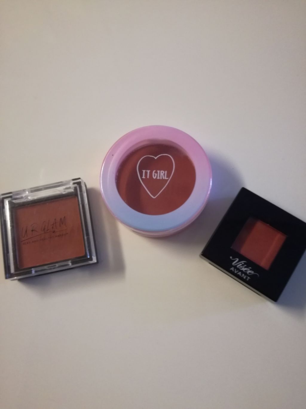 ダイソー×IT GIRL アイシャドウ/DAISO/単色アイシャドウを使ったクチコミ（1枚目）