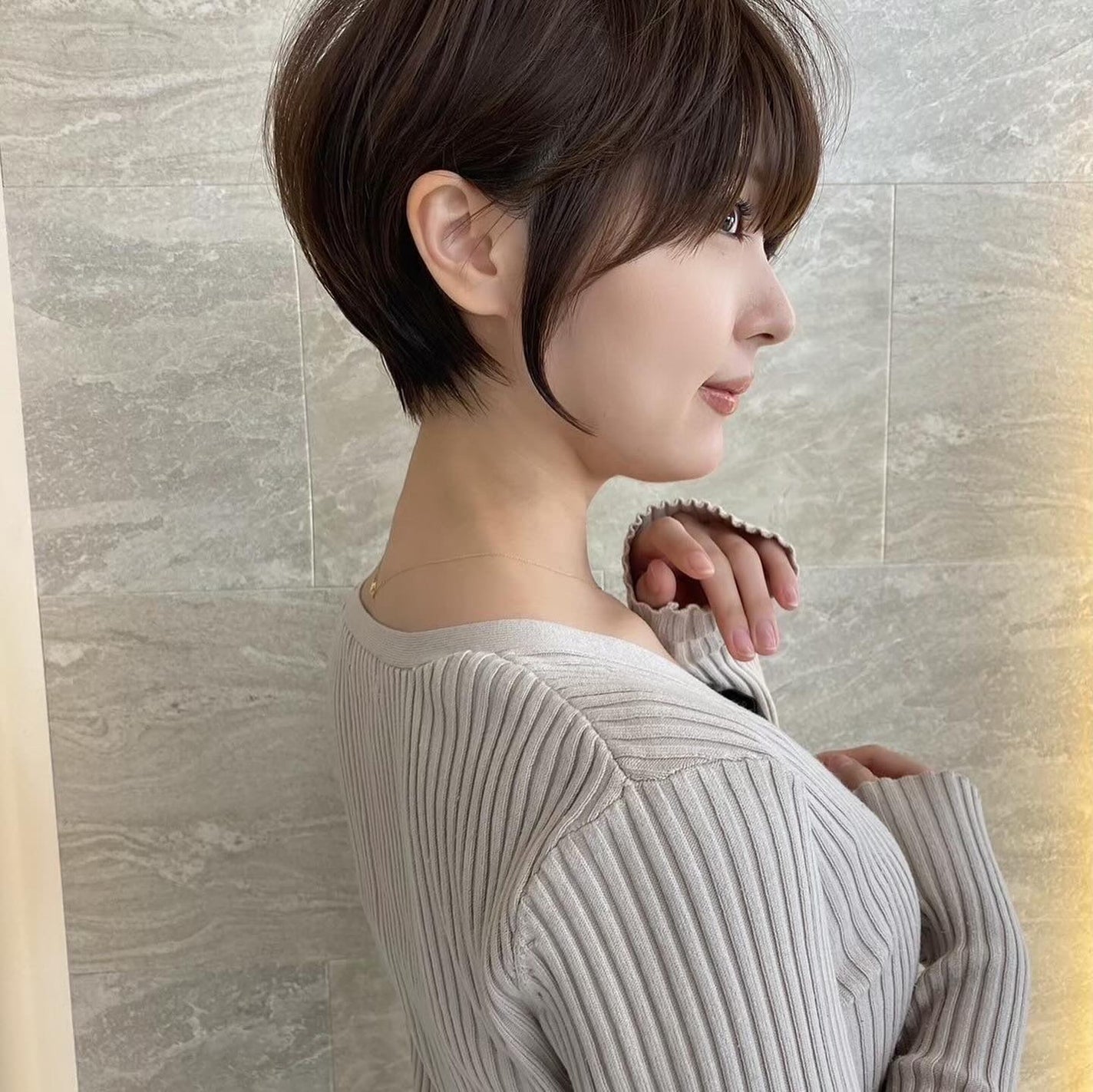 lond soleil 山本樹理 on LIPS 「40代50代60代におすすめショートヘア❣️@juuuuri8..」(5枚目)