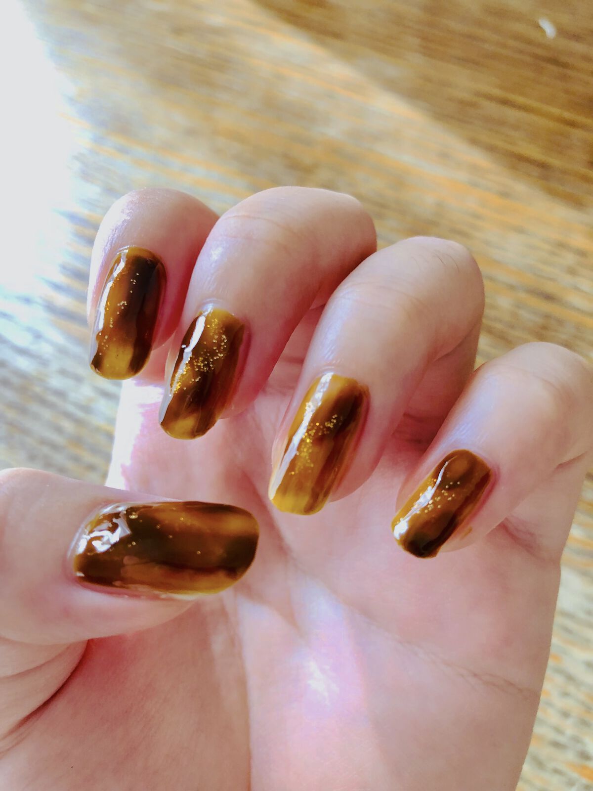 カラフルネイルズ N74 クレームブリュレ/キャンメイク/マニキュアを使ったクチコミ（3枚目）