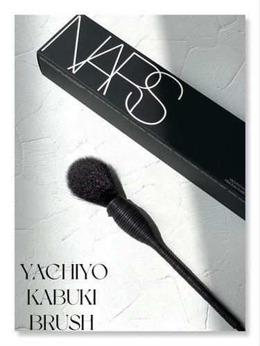 NARS ヤチヨ カブキブラシのクチコミ「NARS
ヤチヨ　カブキブラシ　　　　　　　¥6,490

ふんわりとしたドーム型の多機能なカ.....」（1枚目）