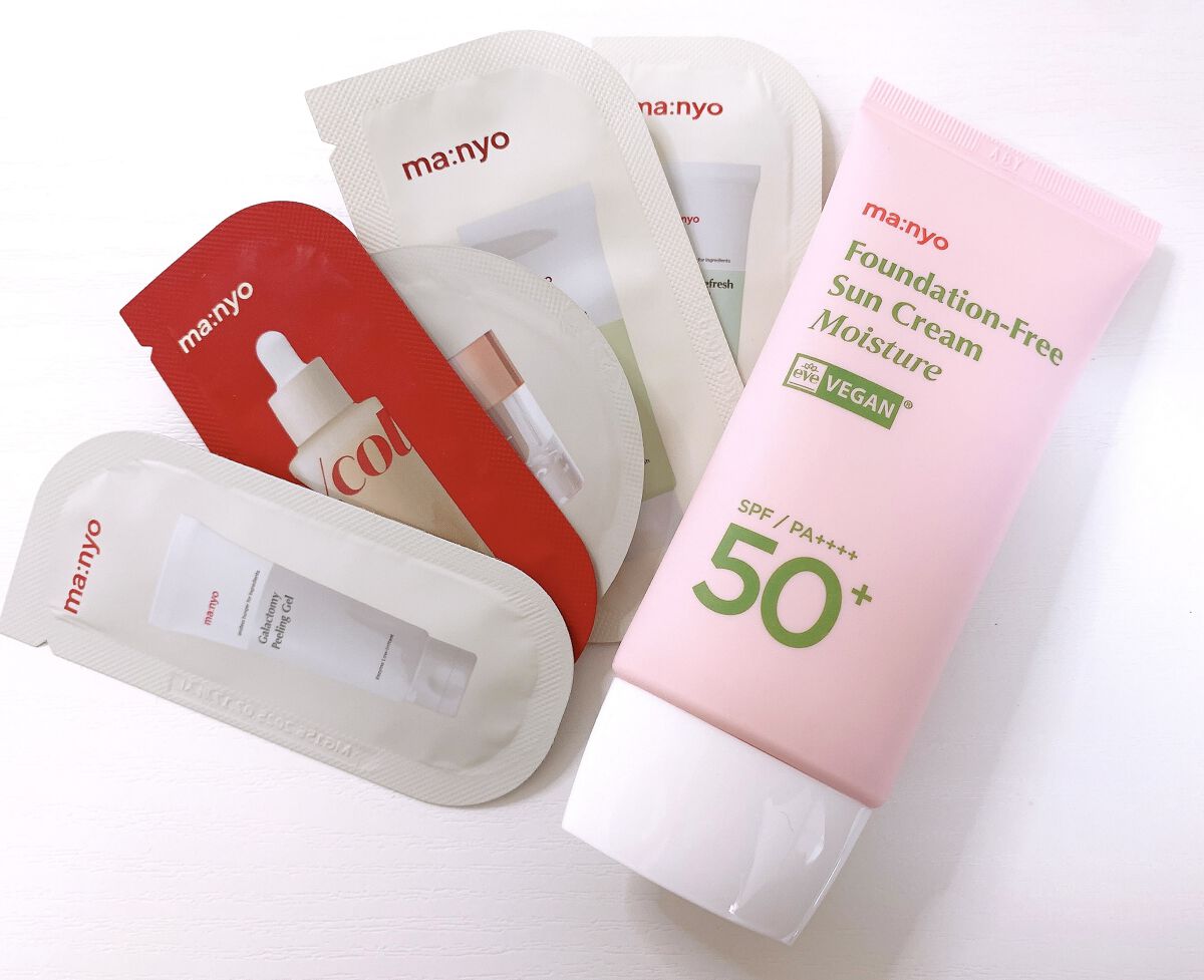 魔女工場 Foundation-Free Sun Cream Moisture

◇酸化亜鉛フリー、酸化チタンと吸収剤の混合タイプ

◇美容成分としてナイアシンアミド、垂盆草エキス、加水分解ヒアルロン酸、スクワラン配合


最初は程よいツヤ