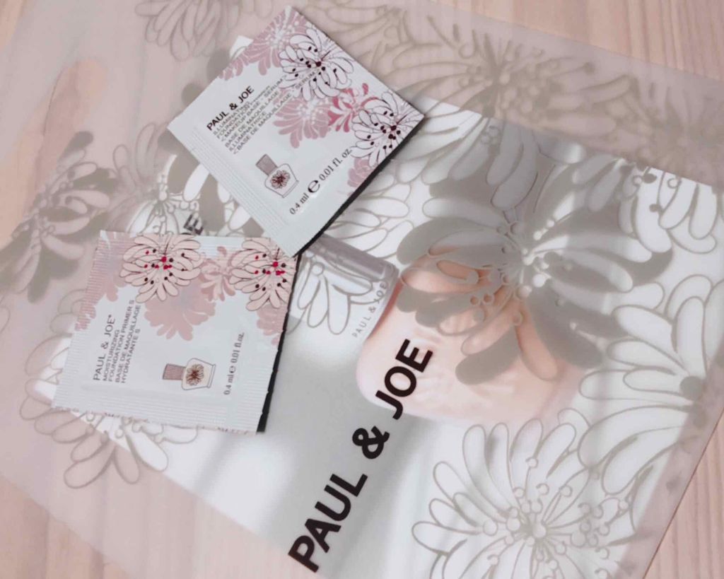 
💞 Paul &JOE のプライマー二種類比較 💞


TUしてもらったのですが、結局その場では決められず、サンプルをいただいて、3日ずつほど付け比べた感想を記します！💕

今回比較したプライマーは、モイスチュアとラトゥーです！

