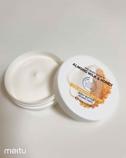 THE BODY SHOP ボディバター アーモンドミルク&ハニーのクチコミ「⭐️ザ ボディショップ ボディバター AM&H(アーモンドミルク&ハニー)
ボディショップと.....」(2枚目)