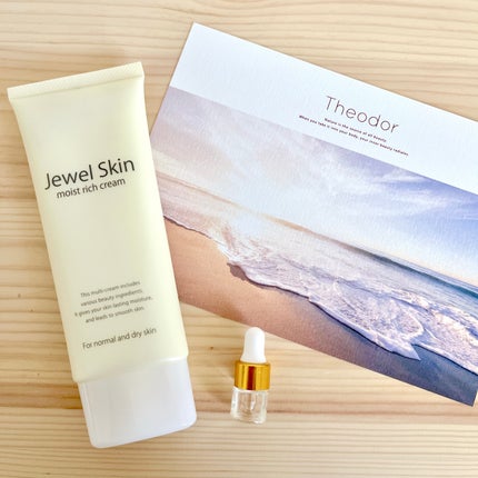 ジュエルスキン 薬用モイストリッチクリームのクチコミ「ジュエルスキンの薬用モイストリッチクリームは
これ一つで
化粧水・乳液・美容液・保湿クリーム・.....」(1枚目)