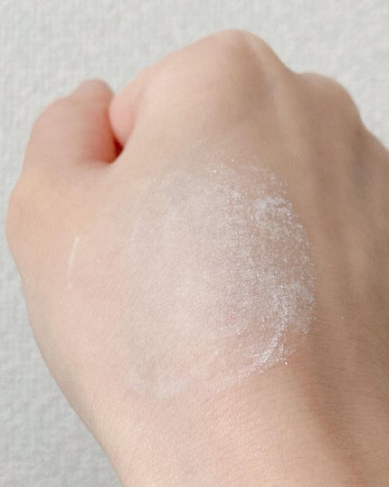ミネラルUVボディパウダー/エトヴォス/ボディパウダーを使ったクチコミ(6枚目)