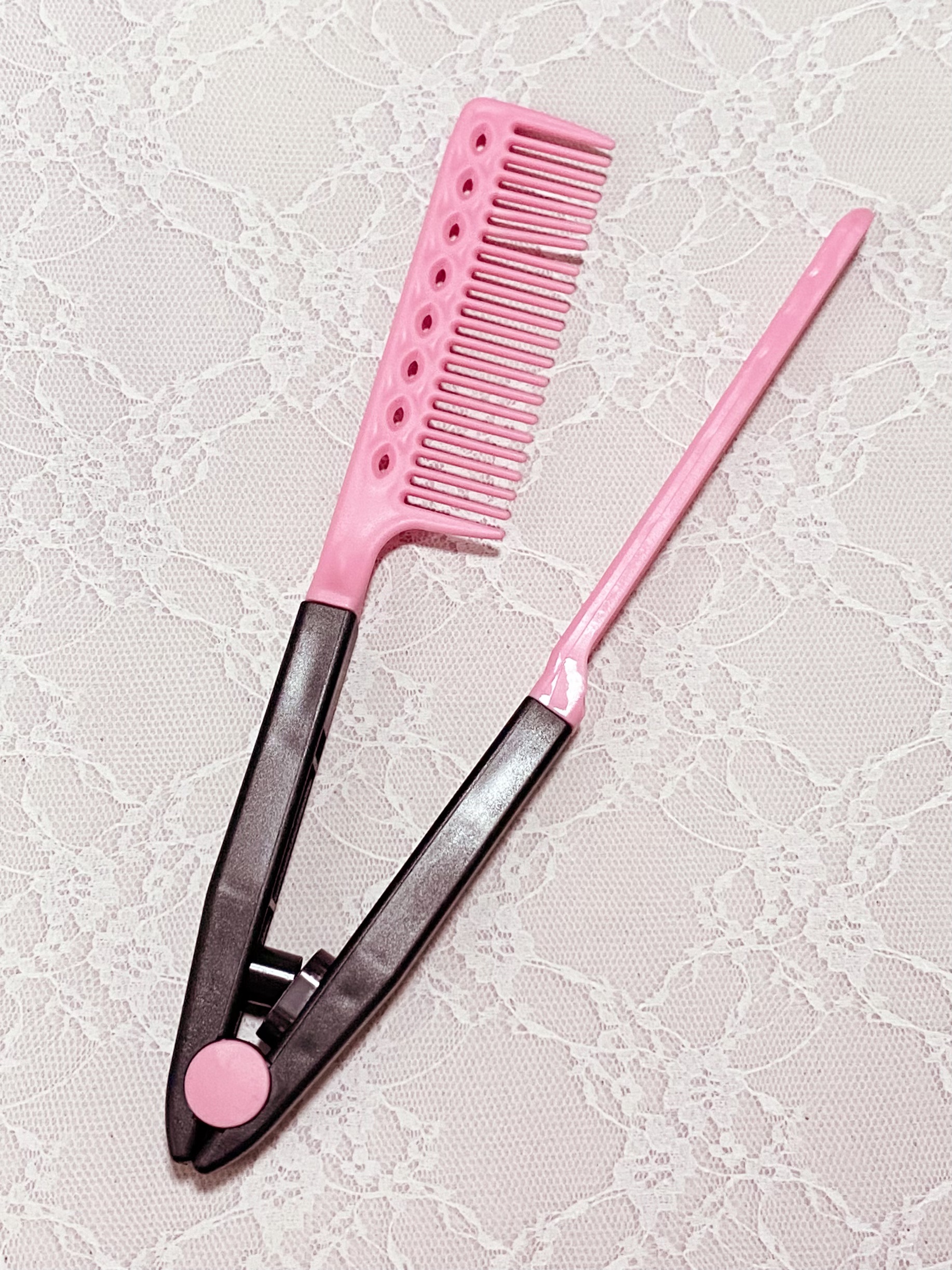 DAISO ストレートコームのクチコミ「髪をはさんでブローするだけ⭐️DAISO ストレートコーム


こんばんは✨
今回は、DAIS.....」（2枚目）