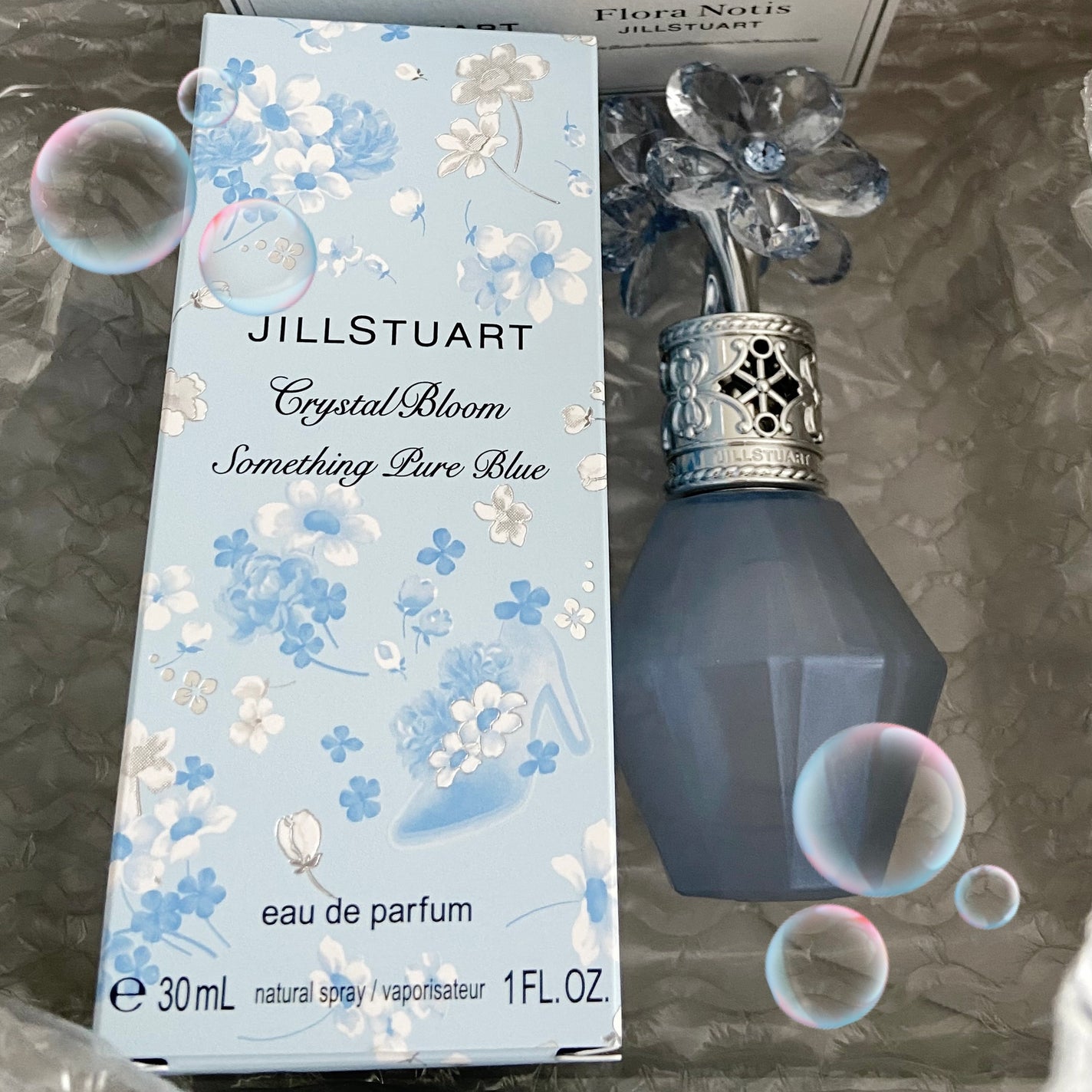 てん on LIPS 「ジルスチュアートクリスタルブルームサムシングピュアブルーオード..」(1枚目)