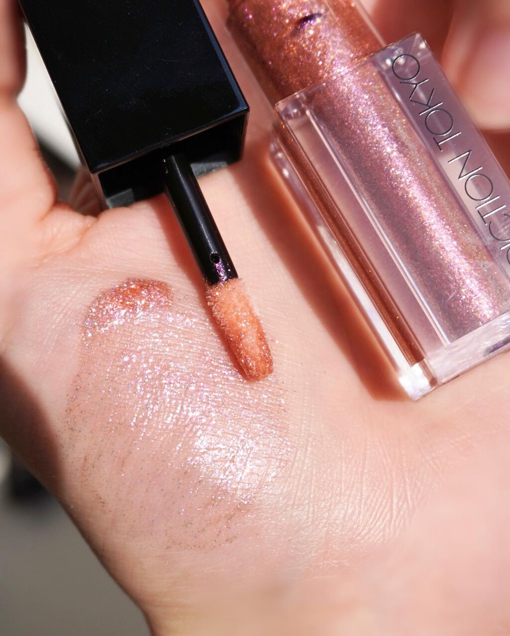 ザ リキッド アイシャドウ　ウルトラスパークル/ADDICTION/リキッドアイシャドウを使ったクチコミ（2枚目）