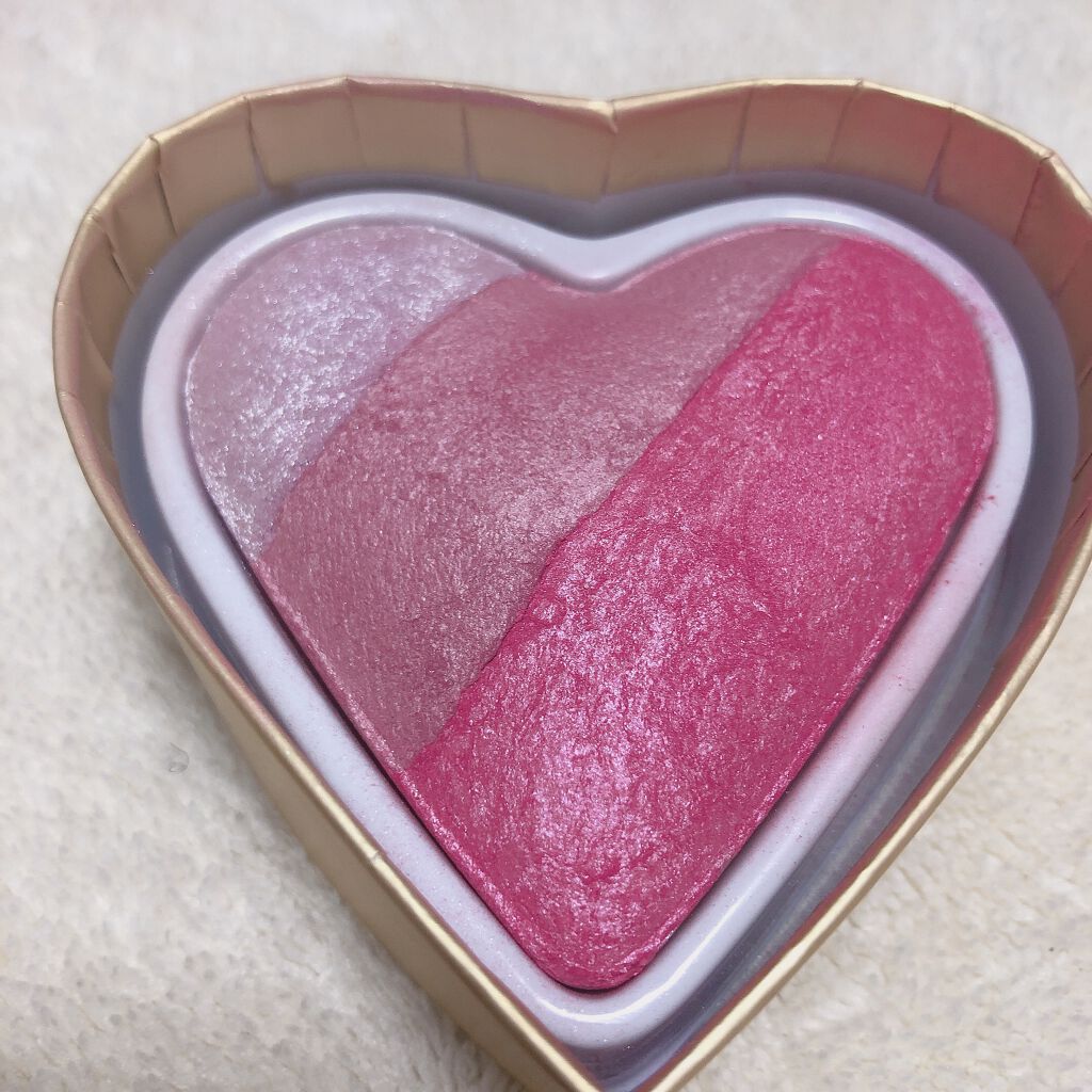 ブラッシング ハート/MAKEUP REVOLUTION/パウダーチークを使ったクチコミ(2枚目)