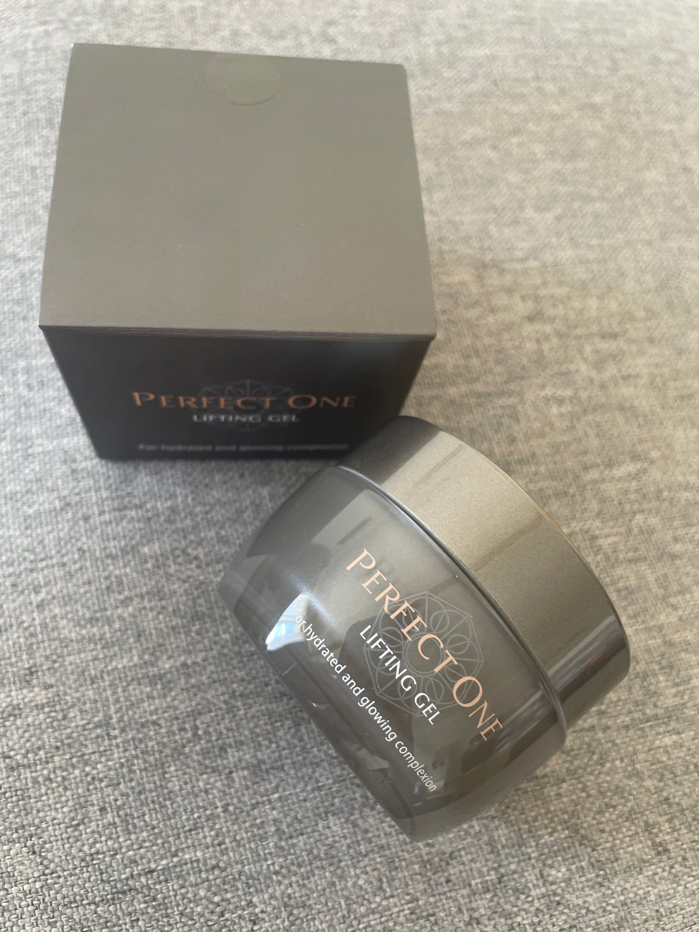 パーフェクトワン リフティングジェル/パーフェクトワン/オールインワン化粧品を使ったクチコミ(1枚目)
